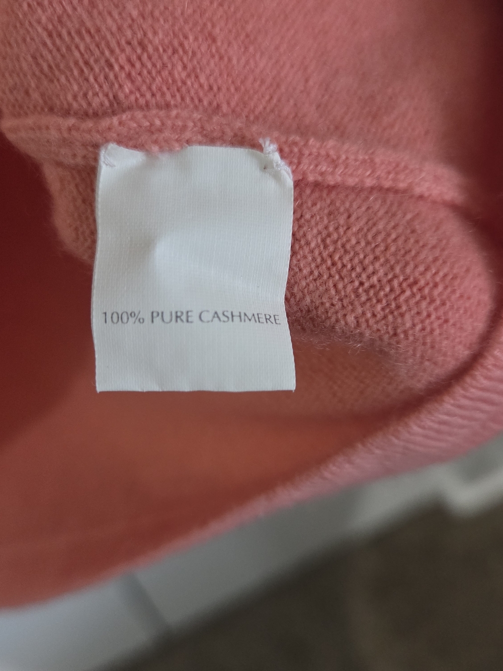 100% Cashmere TSE Women's Coral V-Neck Button Front Cardigan Sweater - Picture 5 of 5